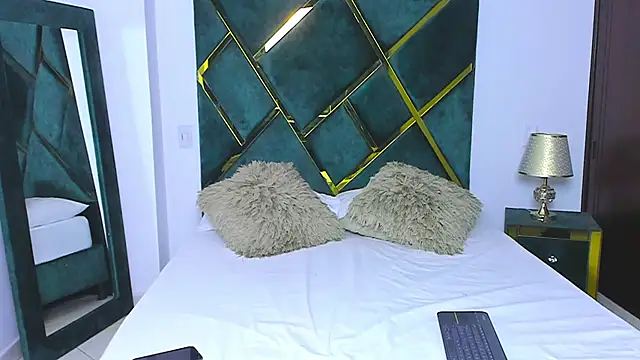 Criss Ariana online show from 02/14/25, 11:42