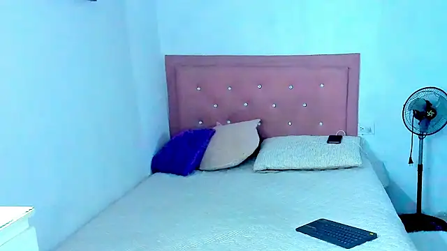 Criss Ariana online show from 09/16/25, 02:40