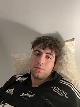 Snapshot of sergiio02 chatting on 11/03/25, 08:32 sergiio02 online show from 11/03/25, 08:32