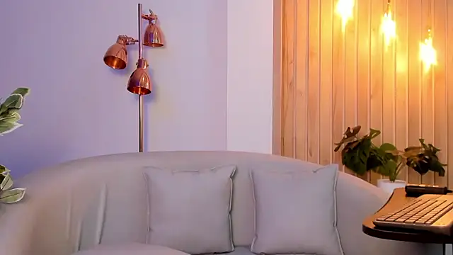 Snapshot of AriRobert_ chatting on 09/15/25, 04:34 AriRobert online show from 09/15/25, 04:34