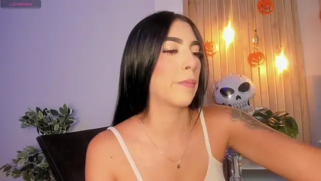 Snapshot of AriRobert_ chatting on 10/17/25, 03:53 AriRobert online show from 10/17/25, 03:53