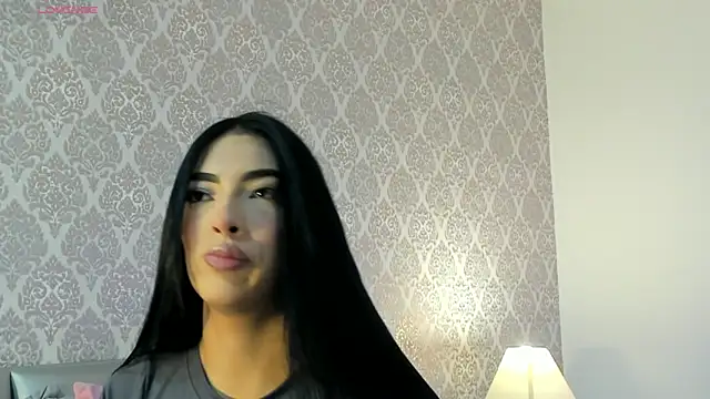 Snapshot of AriRobert_ chatting on 11/12/25, 04:02 AriRobert online show from 11/12/25, 04:02