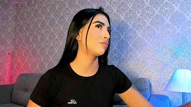 Snapshot of AriRobert_ chatting on 11/14/25, 04:11 AriRobert online show from 11/14/25, 04:11