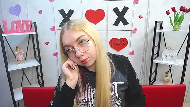 BeatriceFly online show from 01/28/25, 02:21