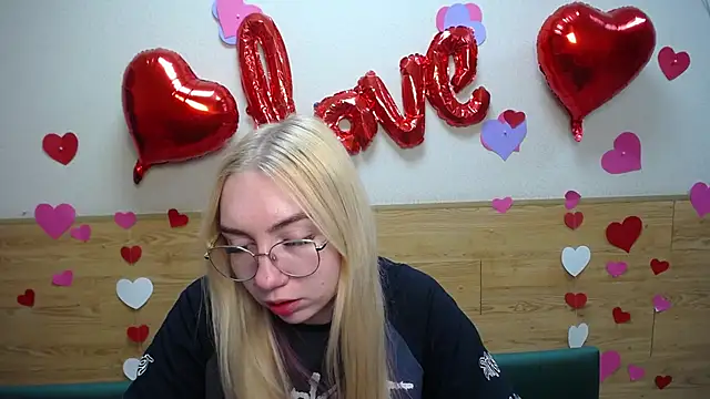 BeatriceFly online show from 03/20/25, 12:43