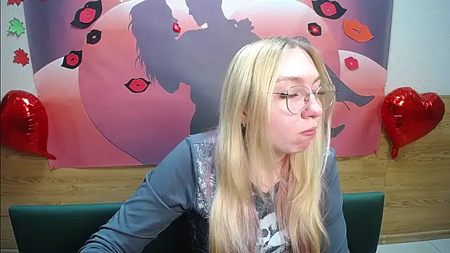 BeatriceFly online show from 10/15/25, 12:38