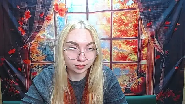 BeatriceFly online show from 11/18/25, 04:11