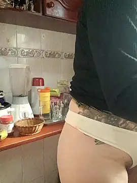 skayhot  online show from 10/30/25, 02:07