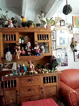 skayhot  online show from 12/17/25, 02:34