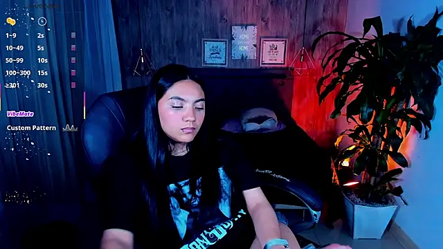 miichael black online show from 11/08/25, 09:09