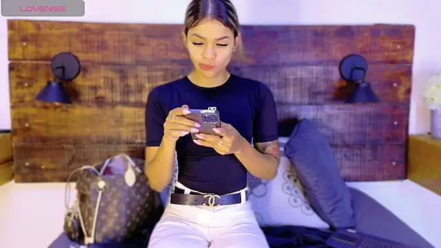 Celeste sanz online show from 04/08/26, 10:04