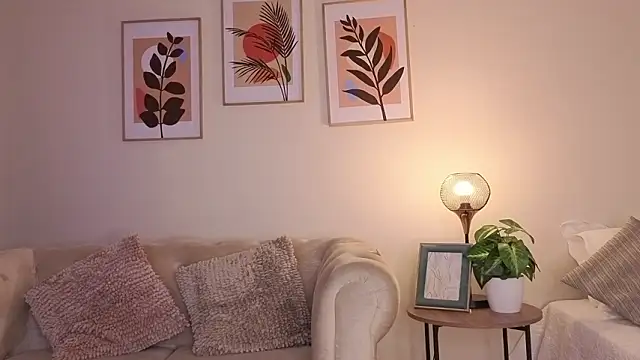 DahianaWalcott online show from 02/03/26, 04:34