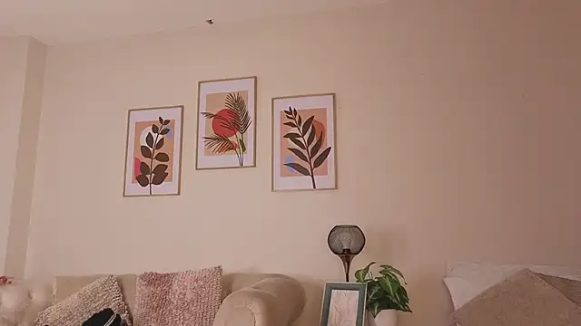 DahianaWalcott online show from 03/18/26, 09:07