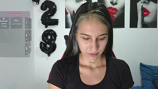 tammyandrade  online show from 10/04/25, 11:14