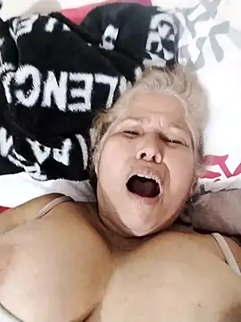 girl amada online show from 11/08/25, 02:45