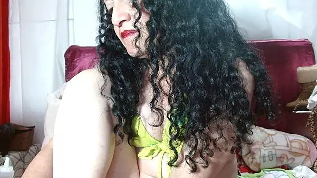 Snapshot of Tita_Madurita chatting on 02/06/25, 11:43 Tita Madurita online show from 02/06/25, 11:43