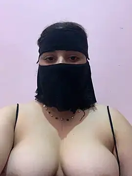 Snapshot of Miss-Soka chatting on 12/12/24, 01:28 Miss-Soka online show from 12/12/24, 01:28