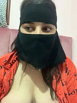 Snapshot of Miss-Soka chatting on 01/19/25, 07:36 Miss-Soka online show from 01/19/25, 07:36