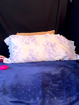 Snapshot of Veyolla_Beau chatting on 10/20/25, 08:09 Veyolla Beau online show from 10/20/25, 08:09