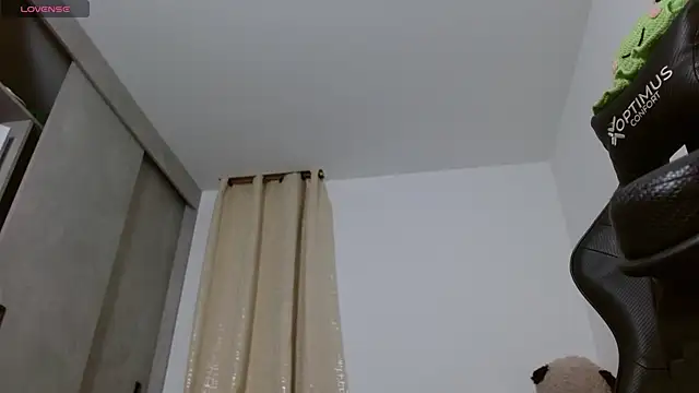 miss valery2 online show from 04/18/26, 04:16