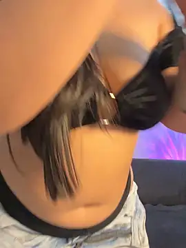 emiily15   online show from 10/30/25, 09:15