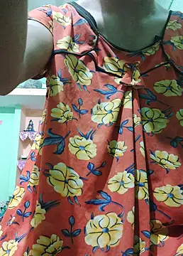 Snapshot of iaparna chatting on 12/22/24, 01:00 iaparna online show from 12/22/24, 01:00