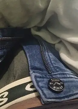 Snapshot of iaparna chatting on 01/14/25, 03:04 iaparna online show from 01/14/25, 03:04