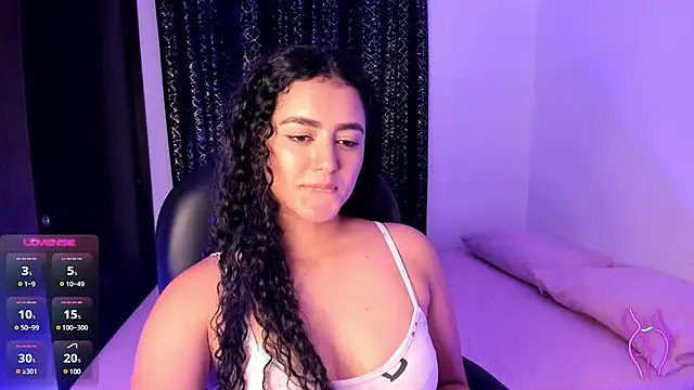 Snapshot of Adhara-zanne chatting on 02/01/25, 05:39 Adhara-zanne online show from 02/01/25, 05:39