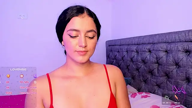 Snapshot of Adhara-zanne chatting on 11/14/25, 02:21 Adhara-zanne online show from 11/14/25, 02:21