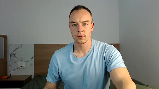 Snapshot of heilgarbest chatting on 10/25/25, 01:18 heilgarbest online show from 10/25/25, 01:18