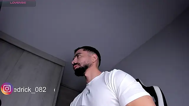 Snapshot of edrick_walton1 chatting on 01/07/25, 11:24 edrick walton1 online show from 01/07/25, 11:24