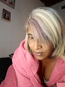 Goodgirlsue 77 online show from 04/23/26, 06:58