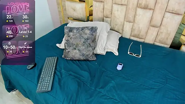 Snapshot of Maisondavis_ chatting on 12/07/24, 04:53 Maisondavis online show from 12/07/24, 04:53