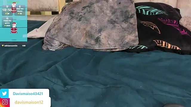 Snapshot of Maisondavis_ chatting on 12/12/24, 03:21 Maisondavis online show from 12/12/24, 03:21