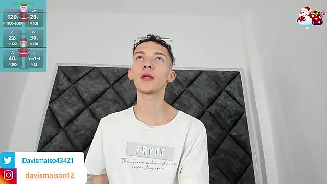 Snapshot of Maisondavis_ chatting on 12/23/24, 10:12 Maisondavis online show from 12/23/24, 10:12