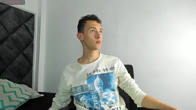 Snapshot of Maisondavis_ chatting on 01/13/25, 10:45 Maisondavis online show from 01/13/25, 10:45