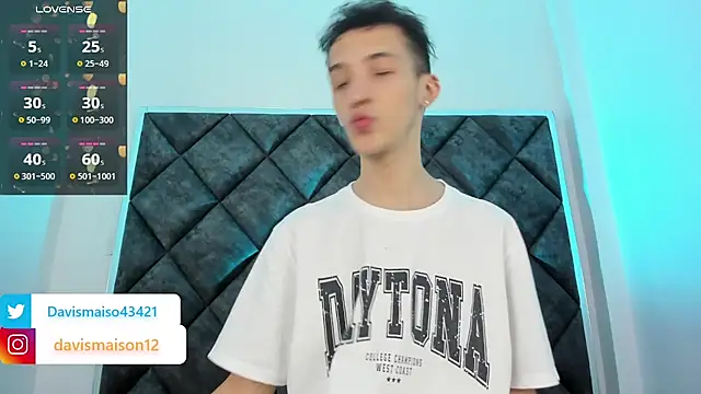 Snapshot of Maisondavis_ chatting on 01/28/25, 09:50 Maisondavis online show from 01/28/25, 09:50