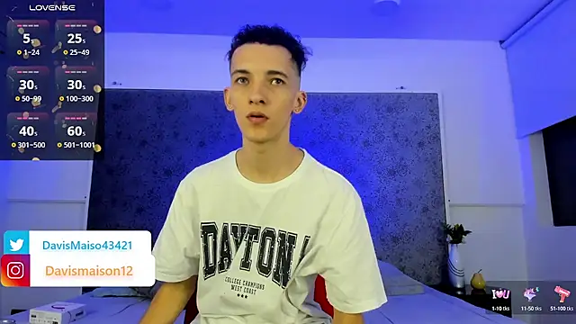 Snapshot of Maisondavis_ chatting on 02/06/25, 09:17 Maisondavis online show from 02/06/25, 09:17