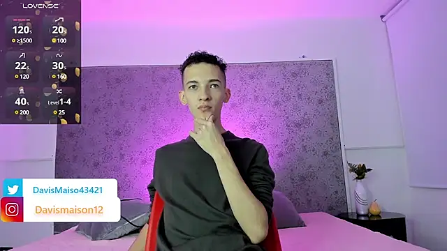 Snapshot of Maisondavis_ chatting on 02/11/25, 10:07 Maisondavis online show from 02/11/25, 10:07