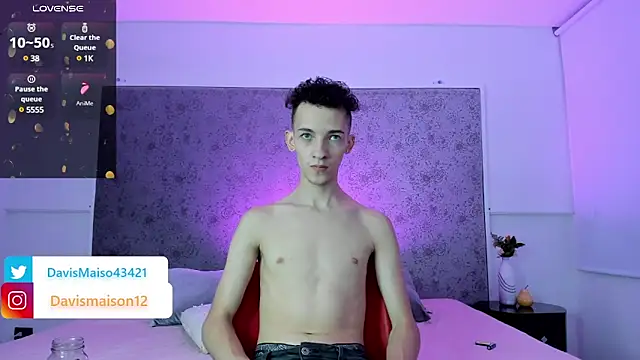 Snapshot of Maisondavis_ chatting on 02/12/25, 09:43 Maisondavis online show from 02/12/25, 09:43