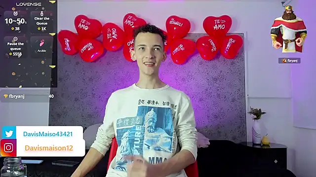 Snapshot of Maisondavis_ chatting on 02/15/25, 09:37 Maisondavis online show from 02/15/25, 09:37