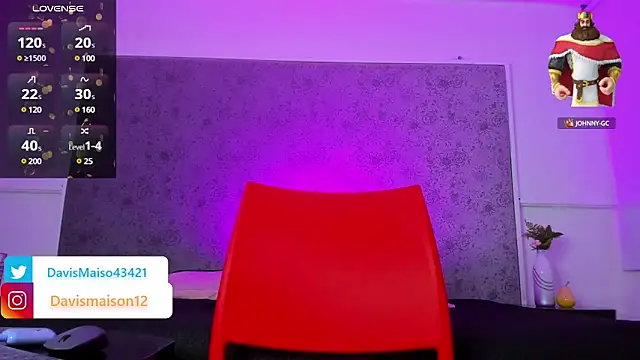 Snapshot of Maisondavis_ chatting on 02/19/25, 12:14 Maisondavis online show from 02/19/25, 12:14