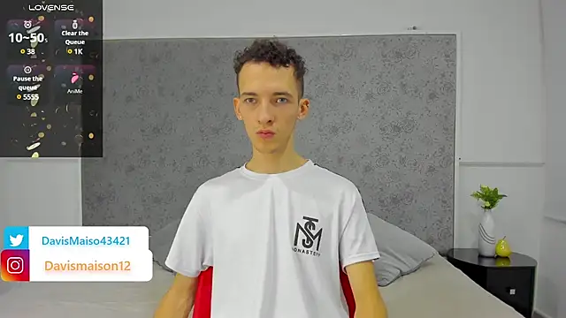 Snapshot of Maisondavis_ chatting on 02/26/25, 09:58 Maisondavis online show from 02/26/25, 09:58