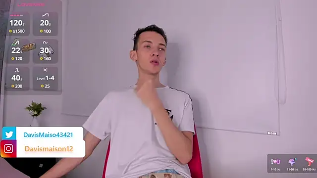 Snapshot of Maisondavis_ chatting on 03/08/25, 08:03 Maisondavis online show from 03/08/25, 08:03