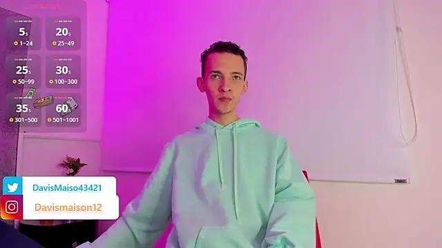 Snapshot of Maisondavis_ chatting on 03/11/25, 09:37 Maisondavis online show from 03/11/25, 09:37