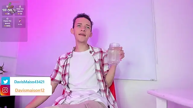 Snapshot of Maisondavis_ chatting on 03/20/25, 09:56 Maisondavis online show from 03/20/25, 09:56