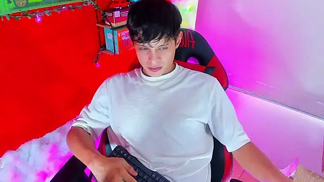 LilOwen  online show from 09/17/25, 07:04