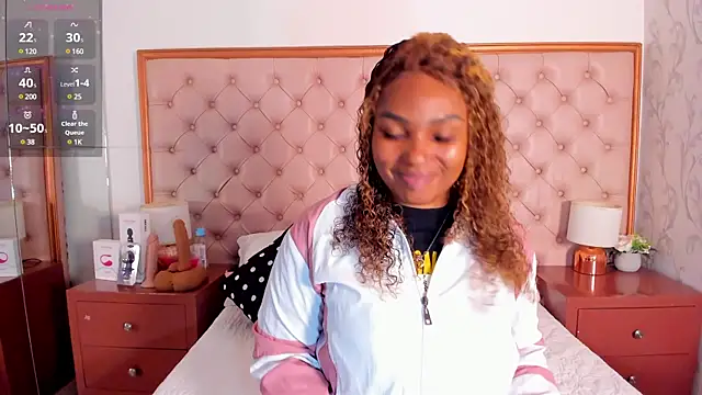 Snapshot of Isla_Scott chatting on 03/18/25, 11:19 Isla Scott online show from 03/18/25, 11:19