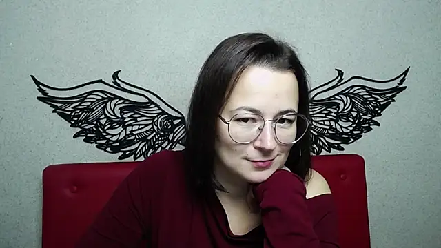 Snapshot of MarieSho chatting on 12/15/24, 10:18 MarieSho online show from 12/15/24, 10:18