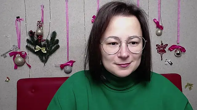 Snapshot of MarieSho chatting on 12/18/24, 07:15 MarieSho online show from 12/18/24, 07:15